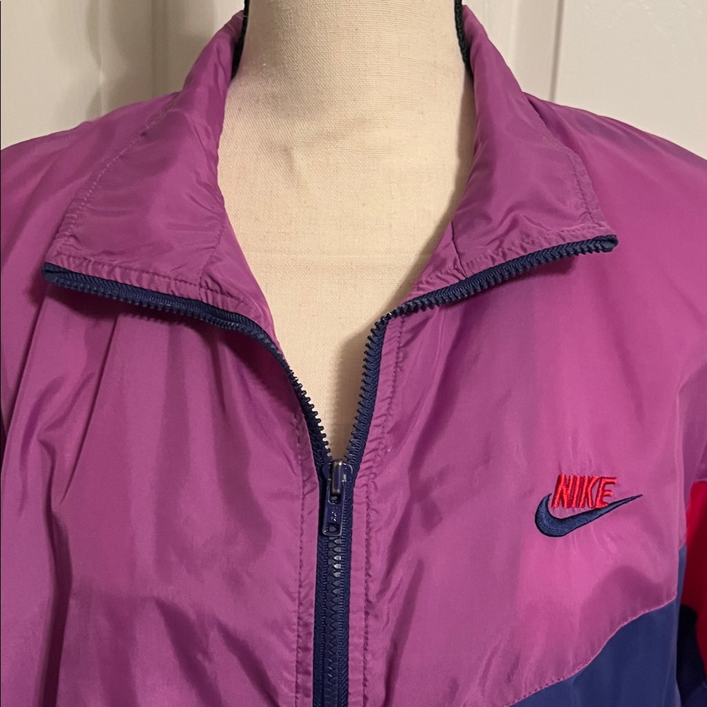 VINTAGE, NIKE LIGHTWEIGHT VENTED NYLON TRACK JACKET  90’s, UNISEX, SIZE M - Picture 2 of 12